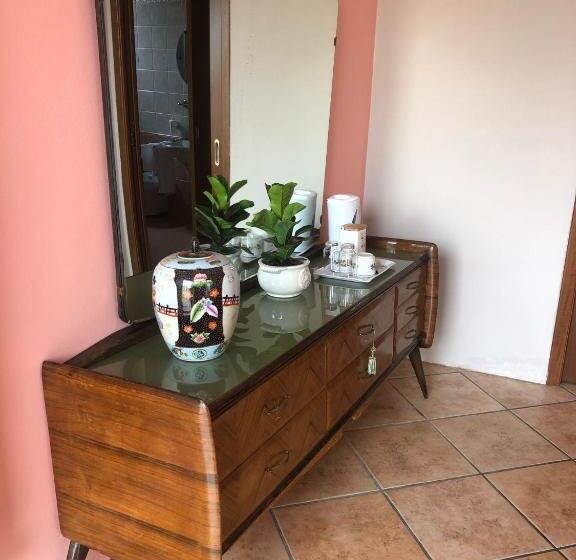 Superior suite with lake view, The Tower Of The Old King