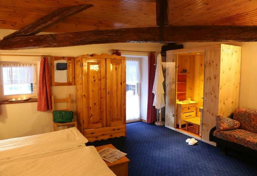 סוויטת ג'וניור, Albergo Due Spade