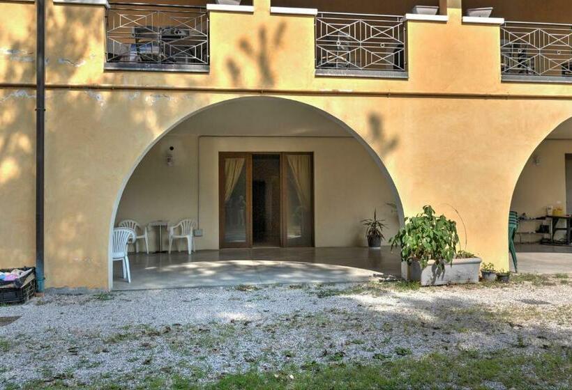 Четырехместный Номер Стандарт, Albergo Le Piante
