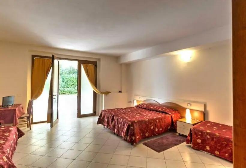 اتاق استاندارد چهار تخته, Albergo Le Piante