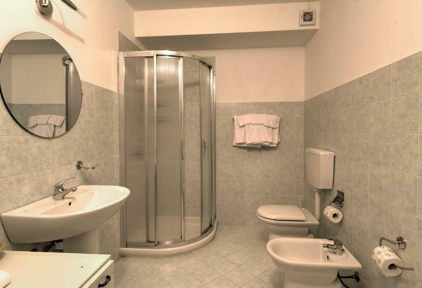 スタンダード4人部屋, Albergo Le Piante