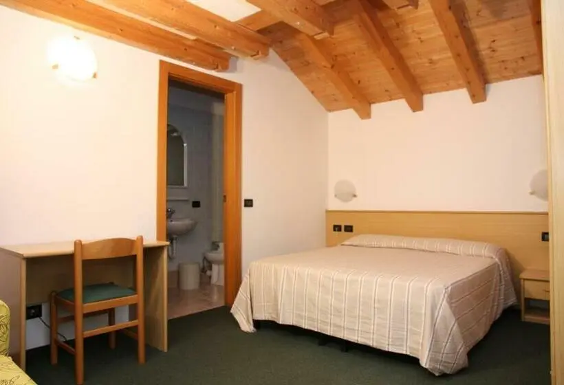 Standard Kolmen Hengen Huone, Albergo Miramonti