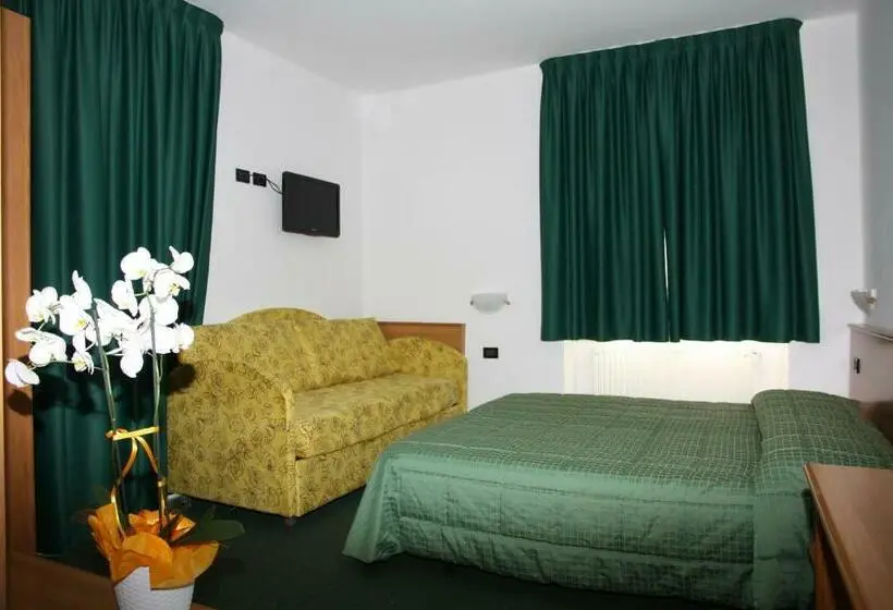 Standard Kolmen Hengen Huone, Albergo Miramonti