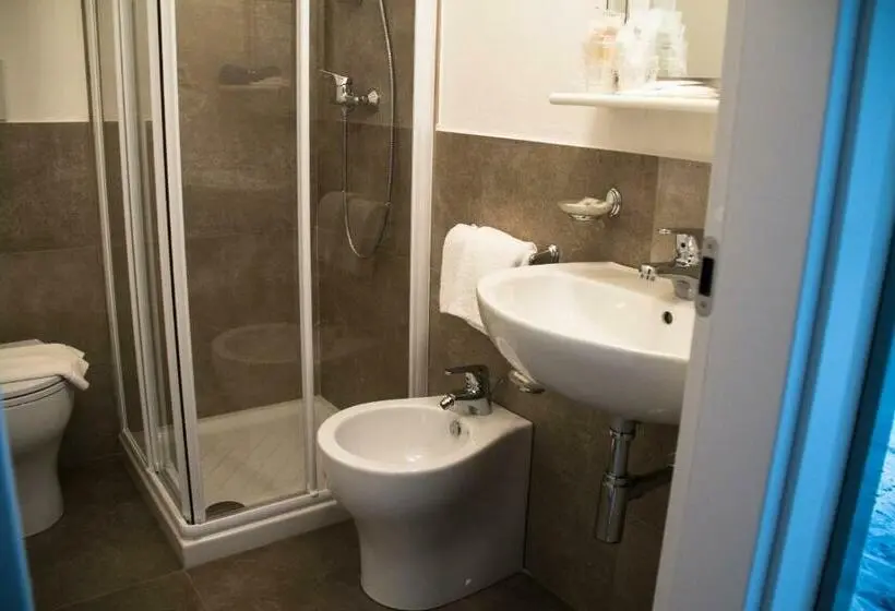 Standard Neljän Hengen Huone, Arianna