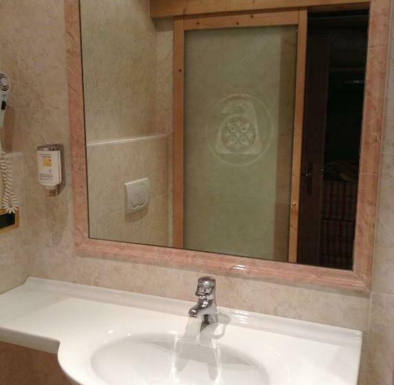 Номер Economy, Armin