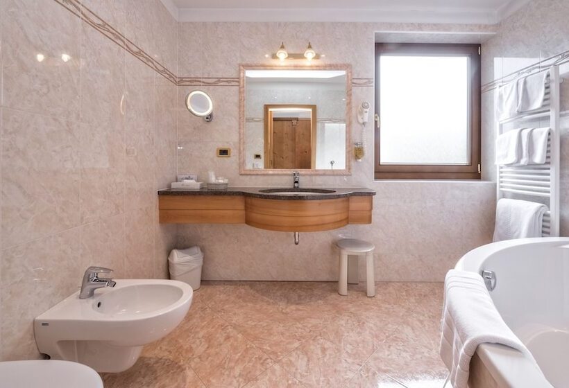 Номер Superior, Armin