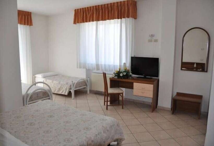 חדר סטנדרט לארבעה, Caraibi