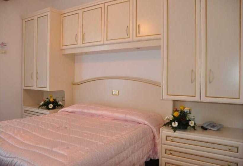 スタンダード４人部屋, Caraibi
