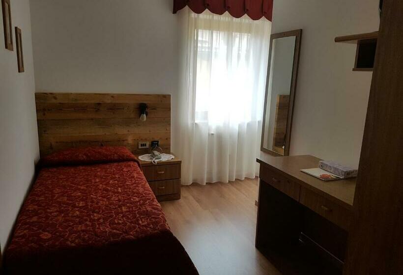 חדר סטנדרט יחיד, Ciampian