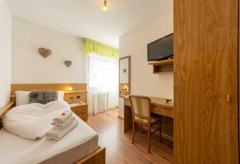 חדר סטנדרט יחיד, Ciampian