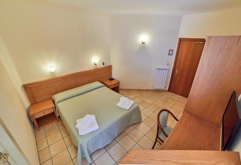 스탠다드 룸, Dei Messapi