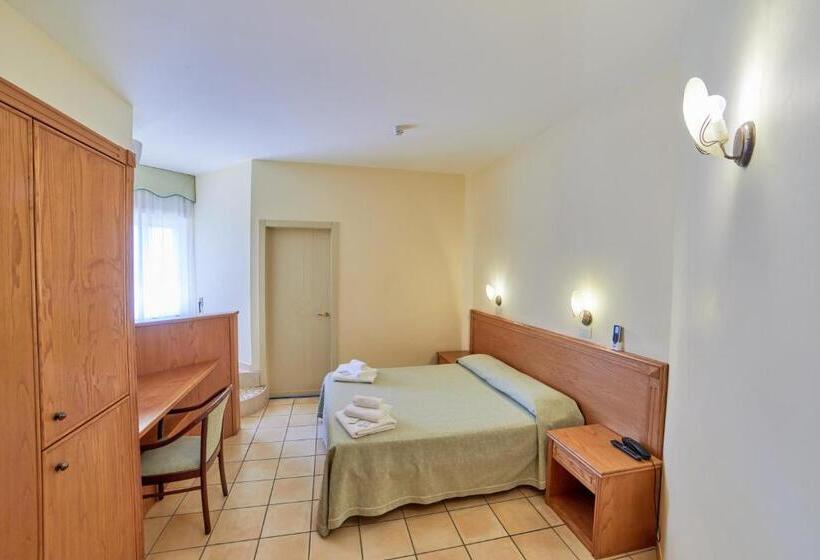 스탠다드 룸, Dei Messapi