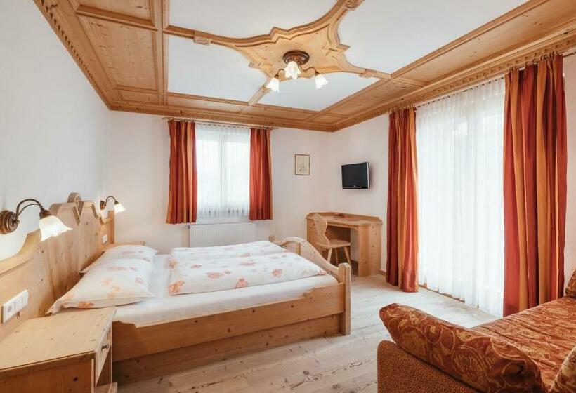 חדר סטנדרט עם מרפסת, Garni Ciasa Urban