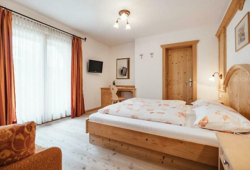 חדר סטנדרט עם מרפסת, Garni Ciasa Urban