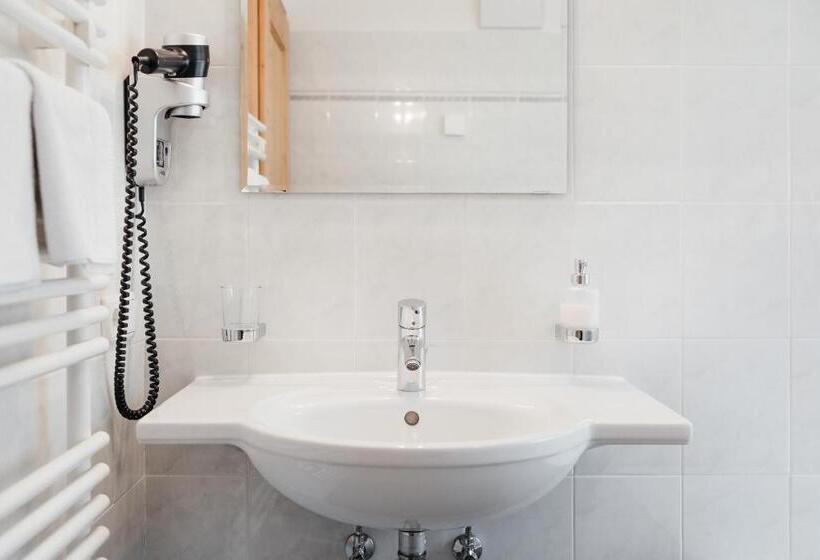 חדר סטנדרט לשלושה עם מרפסת, Garni Ciasa Urban