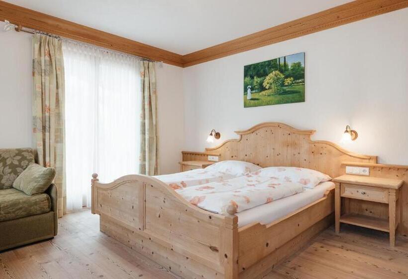 חדר סטנדרט לשלושה עם מרפסת, Garni Ciasa Urban