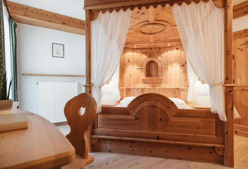 חדר סטנדרט לשלושה עם מרפסת, Garni Ciasa Urban