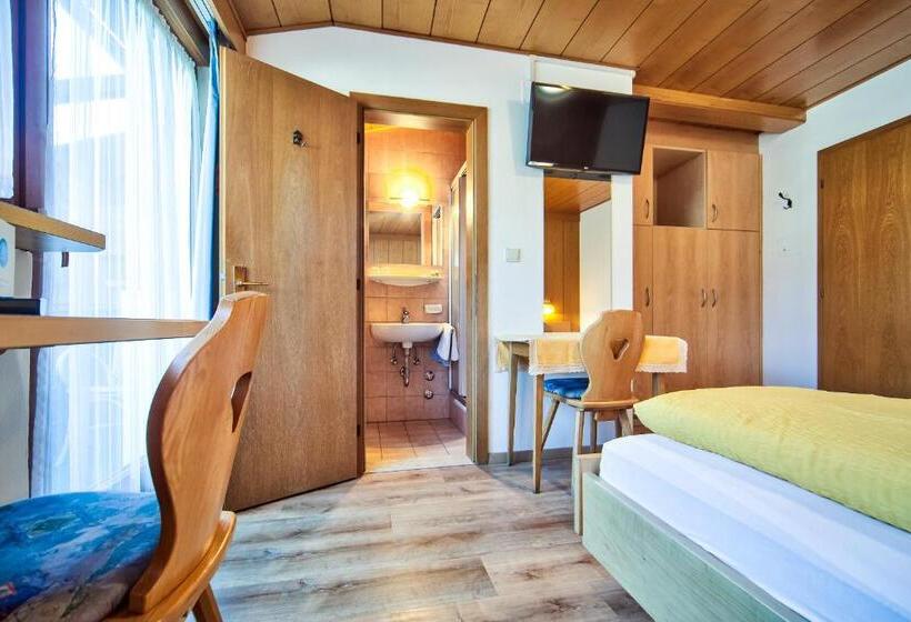 اتاق استاندارد با بالکن, Garni Anny