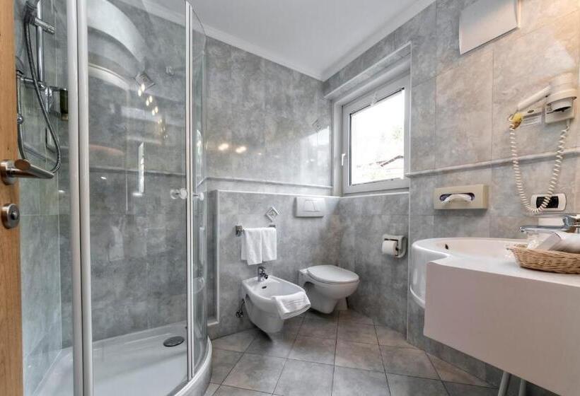 スタンダードシングルルーム, Genziana