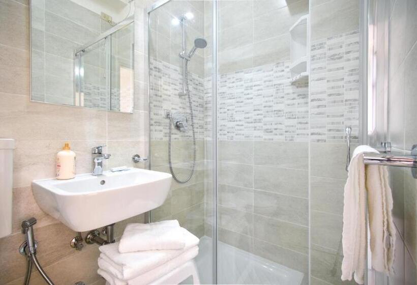 3 Bett Standardzimmer Balkon, Janeiro