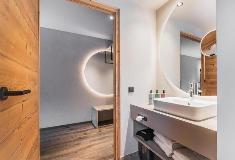 Номер Deluxe с Балконом, La Cort My Dollhouse Adults Only