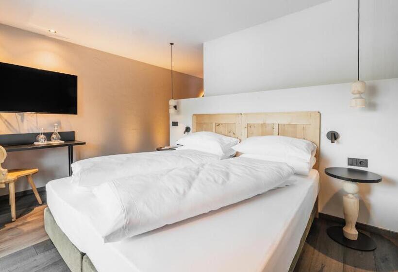 Номер Deluxe с Балконом, La Cort My Dollhouse Adults Only