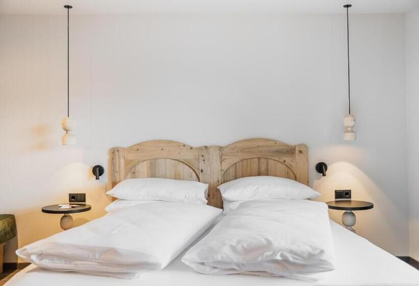 Номер Deluxe с Балконом, La Cort My Dollhouse Adults Only