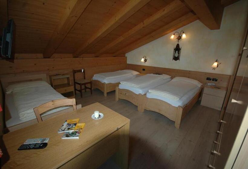 Camera Quadrupla Standard, La Tea