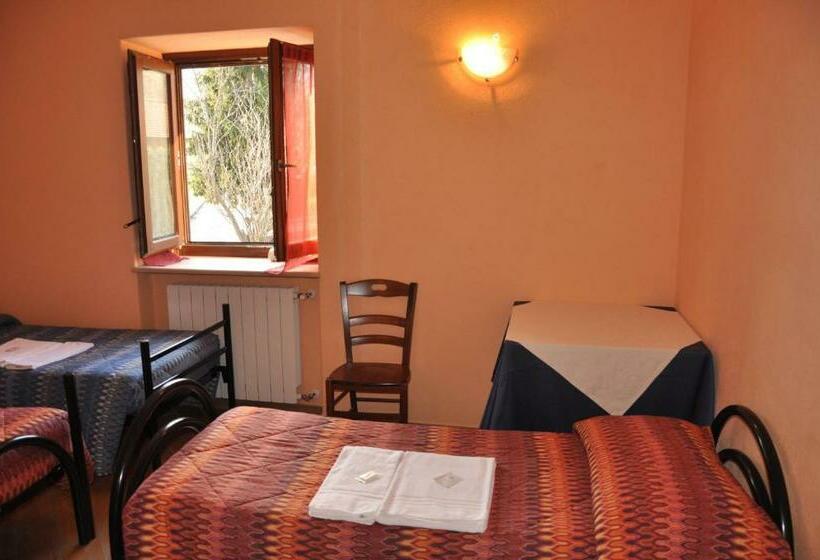 غرفة قياسية رباعية, Locanda Dl'angel