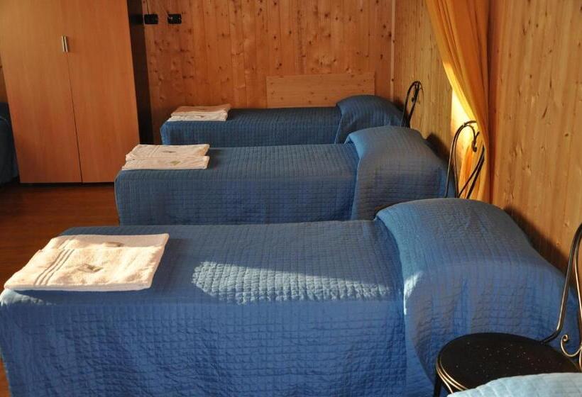 غرفة قياسية ثلاثية, Locanda Dl'angel