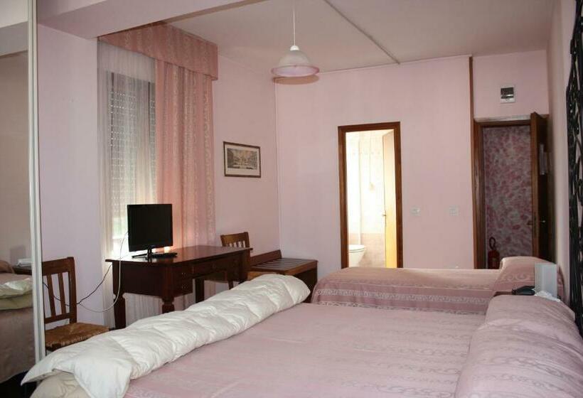 Номер Стандарт Трехместный, Locanda Seggiovia