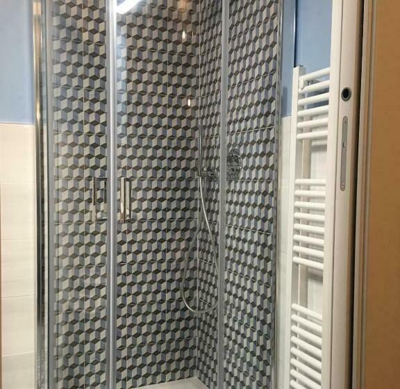 Номер Стандарт, Moniga