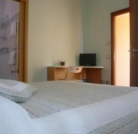 Четырехместный Номер Стандарт, Moniga