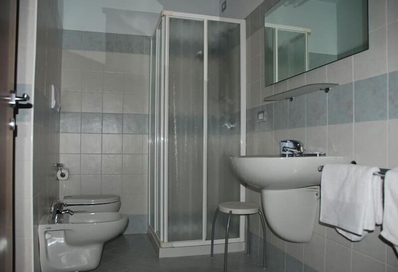 Номер Стандарт Индивидуальный, Moniga