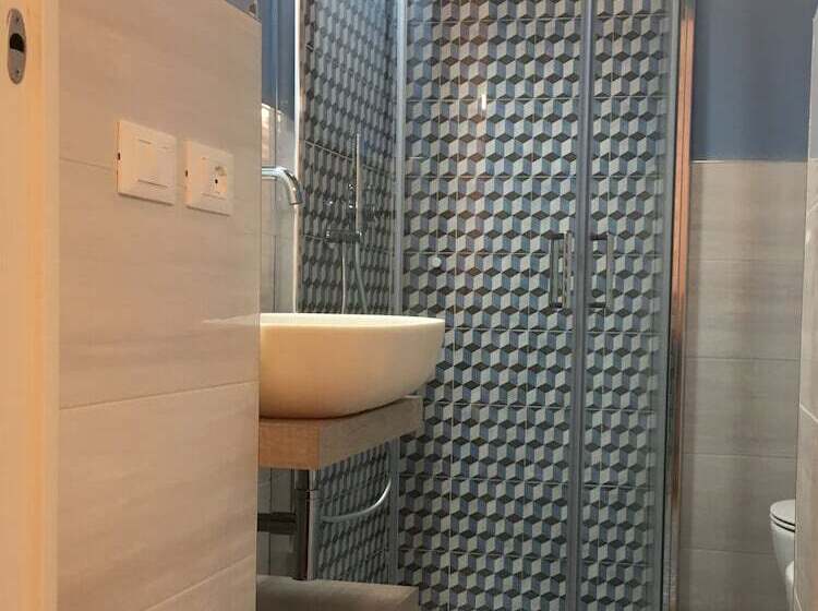 Номер Стандарт, Moniga