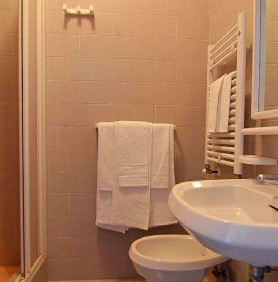 スタンダードトリプルルーム, Palmarosa