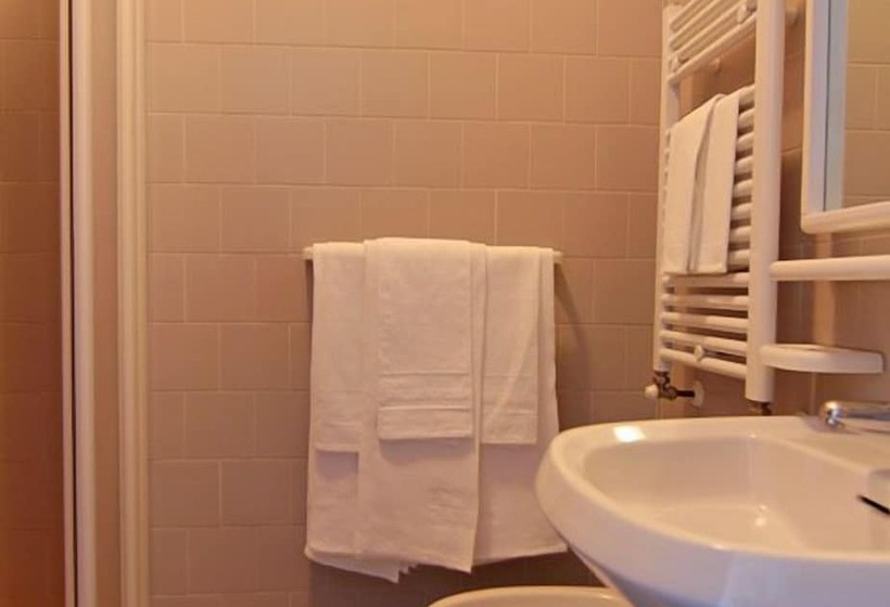 スタンダードトリプルルーム, Palmarosa