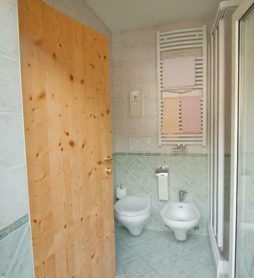 חדר סטנדרט עם מרפסת, Pension Enzian