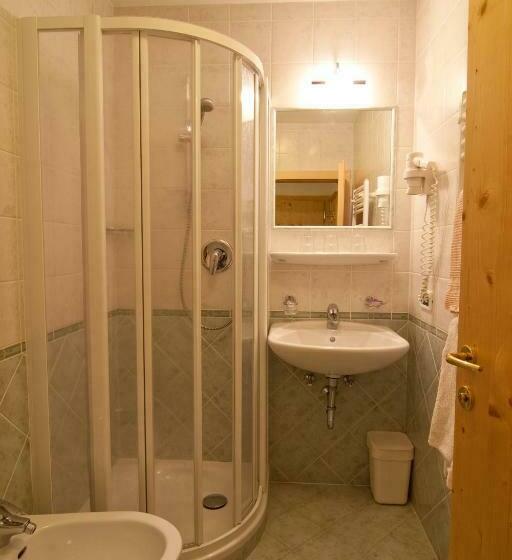 חדר סטנדרט עם מרפסת, Pension Enzian