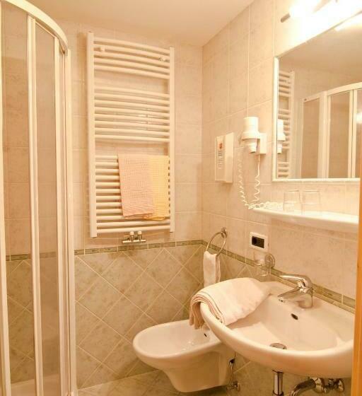 חדר סטנדרט עם מרפסת, Pension Enzian