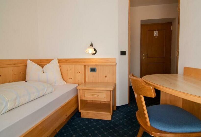 חדר סטנדרט יחיד עם מרפסת, Pension Enzian