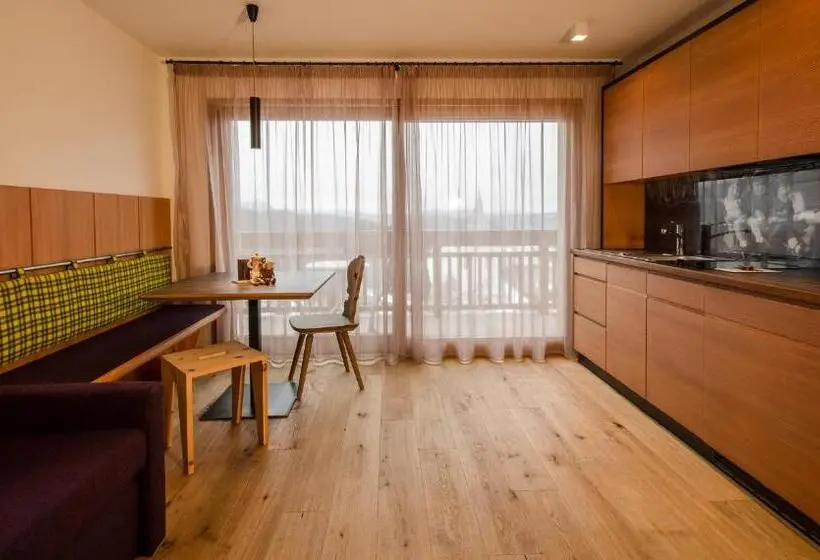 Huoneisto 1 Makuuhuone Parveke, Pension Haus Tirol