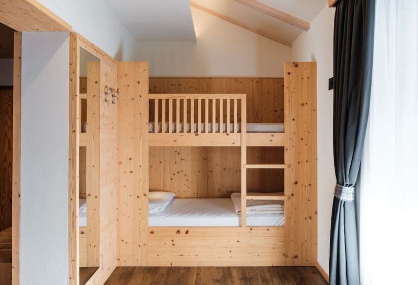 Pokój Rodzinny, Piccola Baita