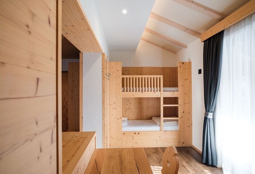 Pokój Rodzinny, Piccola Baita