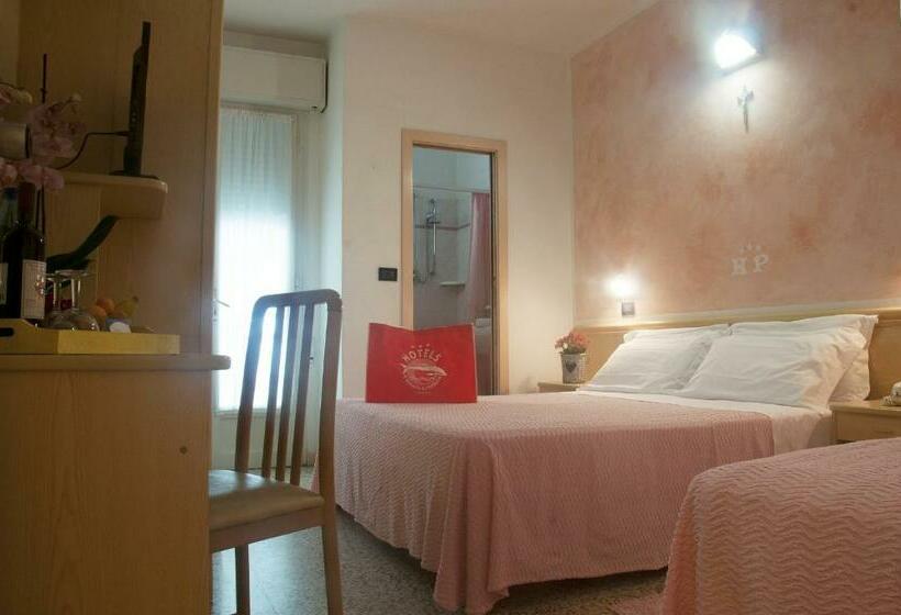 غرفة قياسية رباعية, Piccolo