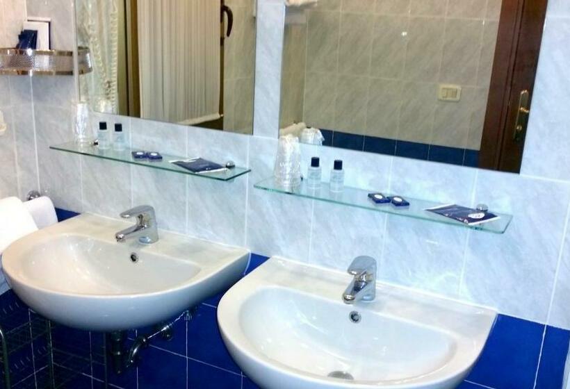 اتاق استاندارد سه نفره, San Marco