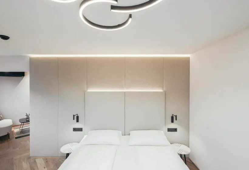 スイート, Soley Suites Adults Only