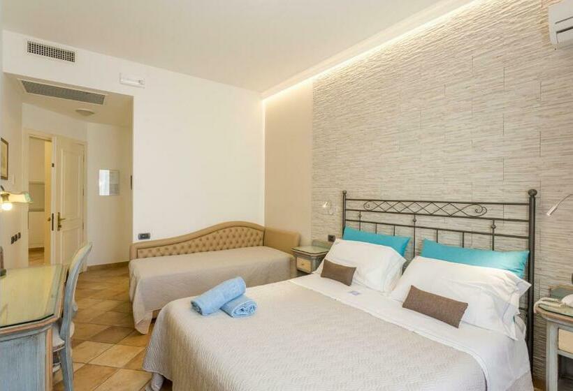 标准三人间, Trinacria