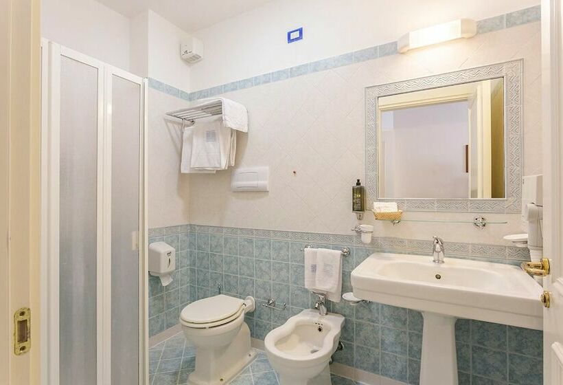 标准间带阳台, Trinacria