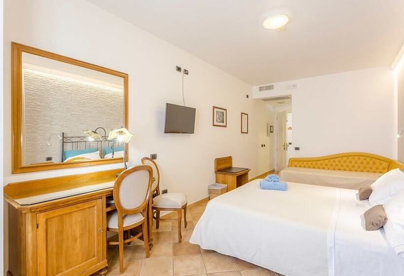 标准三人间, Trinacria